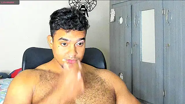 Snapshot of Big_furry_bear13 chatting on 11, 1, 2025 Big furry bear13 online show from 11, 1, 2025