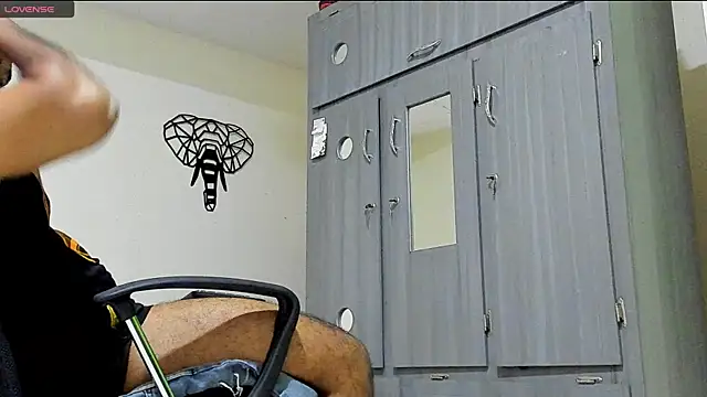 Snapshot of Big_furry_bear13 chatting on 17, 1, 2025 Big furry bear13 online show from 17, 1, 2025