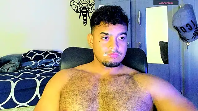 Snapshot of Big_furry_bear13 chatting on 13, 3, 2025 Big furry bear13 online show from 13, 3, 2025