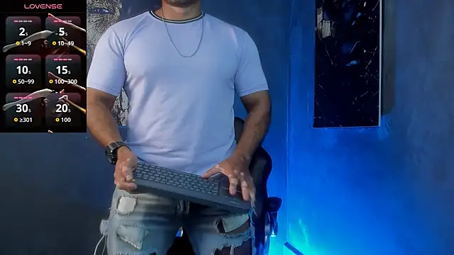 Snapshot of Big_furry_bear13 chatting on 12, 9, 2025 Big furry bear13 online show from 12, 9, 2025