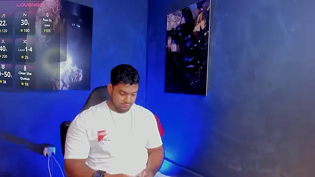 Snapshot of Big_furry_bear13 chatting on 24, 9, 2025 Big furry bear13 online show from 24, 9, 2025