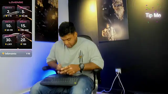 Snapshot of Big_furry_bear13 chatting on 12, 10, 2025 Big furry bear13 online show from 12, 10, 2025