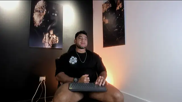 Snapshot of Big_furry_bear13 chatting on 24, 10, 2025 Big furry bear13 online show from 24, 10, 2025