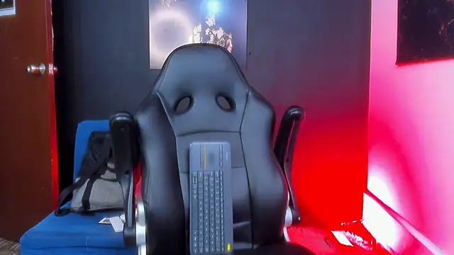 Snapshot of Big_furry_bear13 chatting on 31, 10, 2025 Big furry bear13 online show from 31, 10, 2025