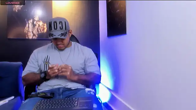 Snapshot of Big_furry_bear13 chatting on 7, 11, 2025 Big furry bear13 online show from 7, 11, 2025