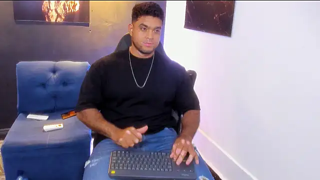 Snapshot of Big_furry_bear13 chatting on 19, 11, 2025 Big furry bear13 online show from 19, 11, 2025