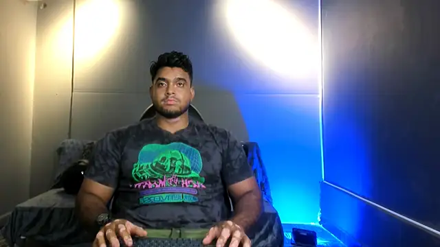 Snapshot of Big_furry_bear13 chatting on 14, 12, 2025 Big furry bear13 online show from 14, 12, 2025