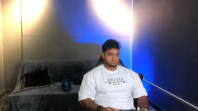 Snapshot of Big_furry_bear13 chatting on 16, 12, 2025 Big furry bear13 online show from 16, 12, 2025