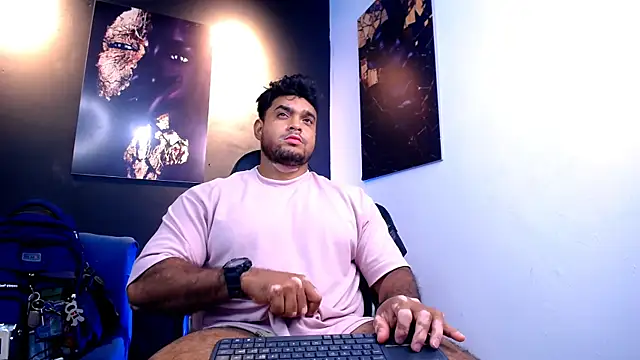 Snapshot of Big_furry_bear13 chatting on 18, 12, 2025 Big furry bear13 online show from 18, 12, 2025