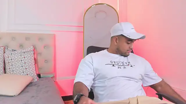 Big furry bear13 online show from 13, 1, 2026