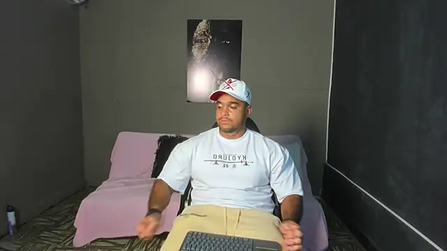 Big furry bear13 online show from 4, 2, 2026