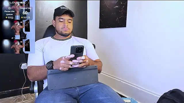 Big furry bear13 online show from 3, 4, 2026