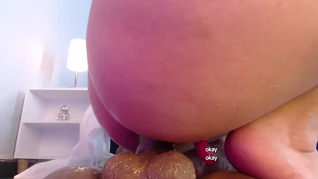 Snapshot of MollyCruz chatting on 11, 3, 2025 MollyCruz online show from 11, 3, 2025