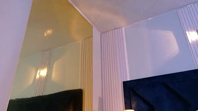 Snapshot of MollyCruz chatting on 21, 10, 2025 MollyCruz online show from 21, 10, 2025