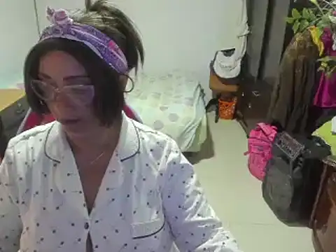 Snapshot of Mrs_mommy_ chatting on 24, 2, 2025 Mrs mommy online show from 24, 2, 2025
