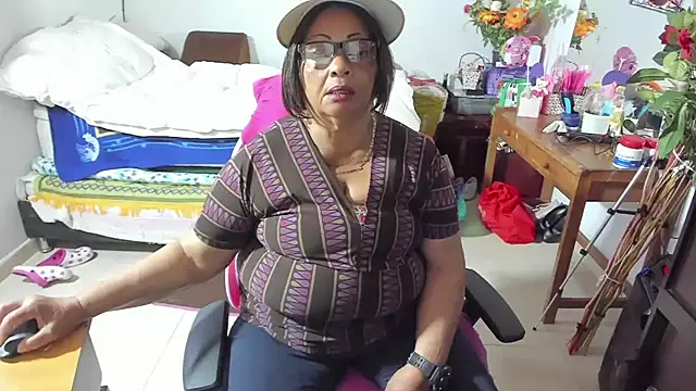 Snapshot of Mrs_mommy_ chatting on 21, 9, 2025 Mrs mommy online show from 21, 9, 2025