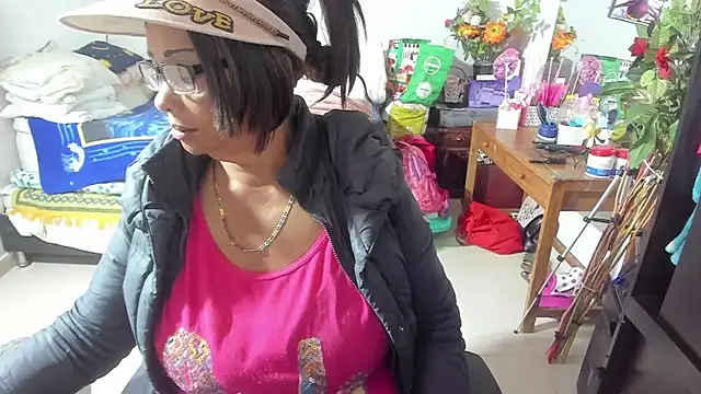 Snapshot of Mrs_mommy_ chatting on 27, 9, 2025 Mrs mommy online show from 27, 9, 2025