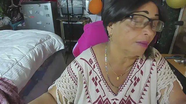 Mrs mommy  online show from 12, 11, 2025