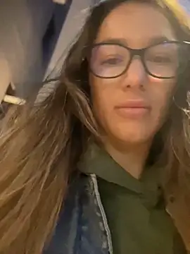 HotXMom online show from 25, 9, 2025