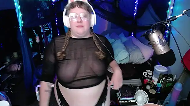 Snapshot of FatVeronica chatting on 23, 1, 2025 FatVeronica online show from 23, 1, 2025