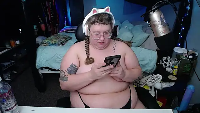 Snapshot of FatVeronica chatting on 20, 2, 2025 FatVeronica online show from 20, 2, 2025