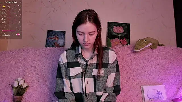 Ksuhesa online show from 1, 3, 2025