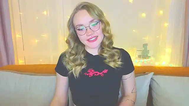 Aurora Golden1 online show from 4, 2, 2025