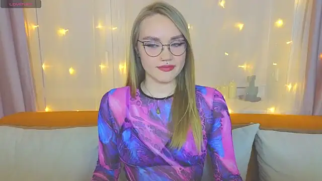 Aurora Golden1 online show from 6, 3, 2025