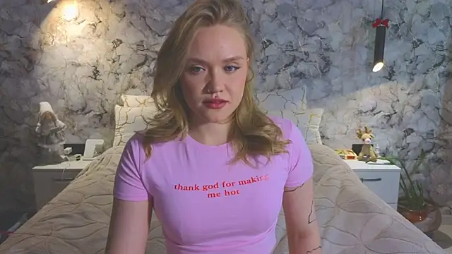 Snapshot of Aurora_Golden1 chatting on 16, 6, 2026 Aurora Golden1 online show from 16, 6, 2026