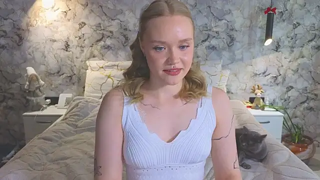 Snapshot of Aurora_Golden1 chatting on 22, 6, 2026 Aurora Golden1 online show from 22, 6, 2026