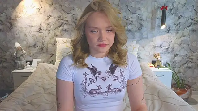 Snapshot of Aurora_Golden1 chatting on 23, 6, 2026 Aurora Golden1 online show from 23, 6, 2026