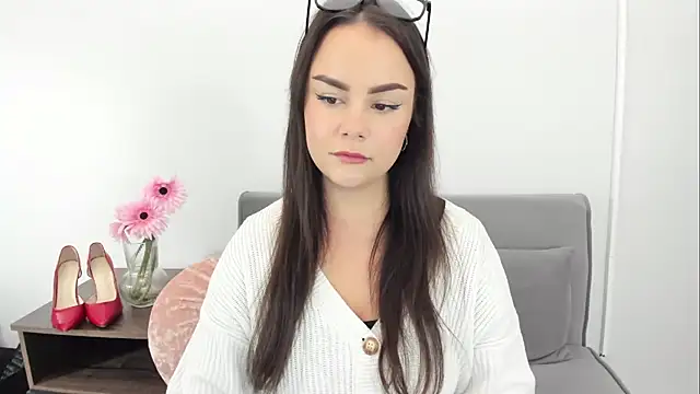 KendalNew online show from 8, 10, 2025