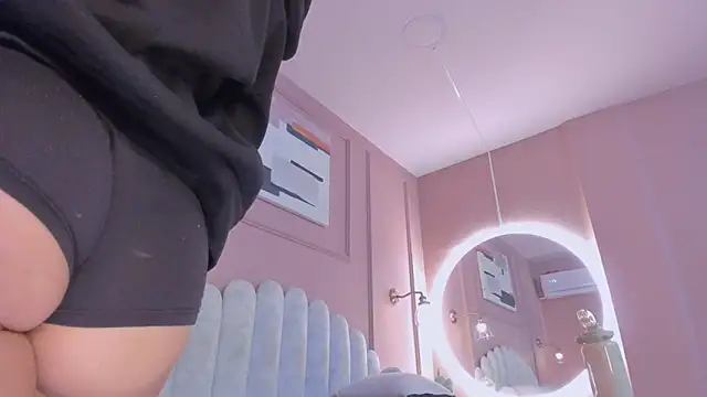 lia ass  online show from 12, 2, 2025