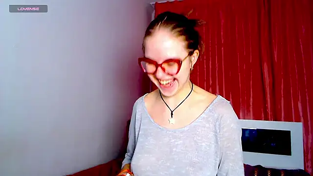 Snapshot of Sarah_HS chatting on 9, 12, 2024 Sarah HS online show from 9, 12, 2024