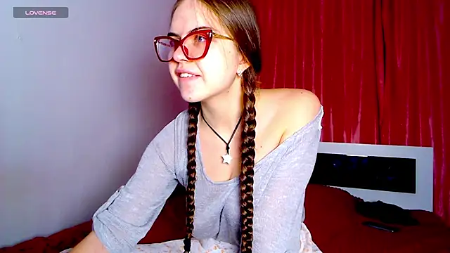 Snapshot of Sarah_HS chatting on 10, 12, 2024 Sarah HS online show from 10, 12, 2024