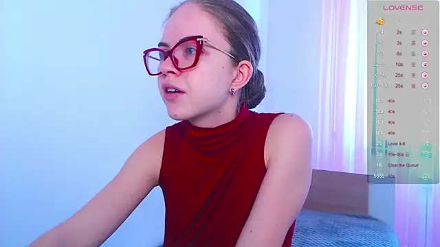 Snapshot of Sarah_HS chatting on 11, 3, 2025 Sarah HS online show from 11, 3, 2025