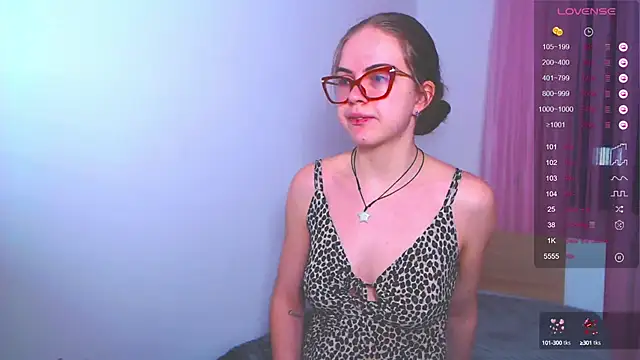 Snapshot of Sarah_HS chatting on 13, 3, 2025 Sarah HS online show from 13, 3, 2025