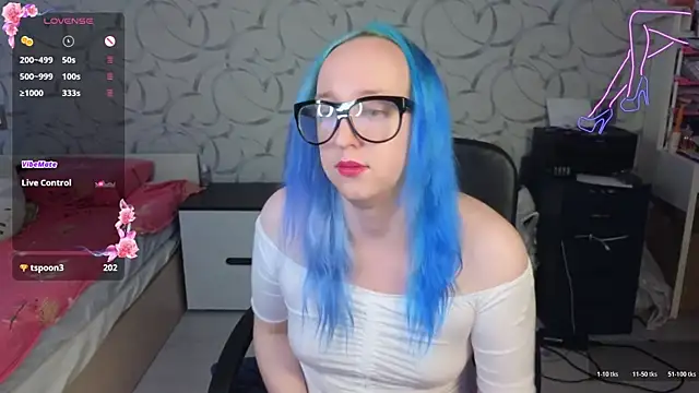 Snapshot of TheTrixy chatting on 11, 5, 2026 TheTrixy online show from 11, 5, 2026