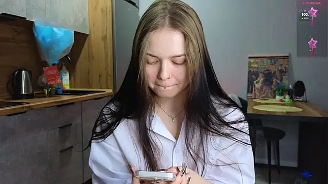 Snapshot of doll_lol_ chatting on 5, 2, 2025 doll lol online show from 5, 2, 2025