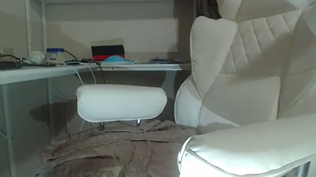 Snapshot of Tecsavy chatting on 14, 12, 2025 Tecsavy online show from 14, 12, 2025