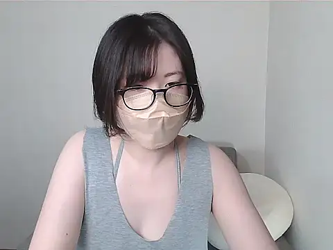 Snapshot of _NOA-chan_ chatting on 20, 9, 2025 NOA-chan online show from 20, 9, 2025