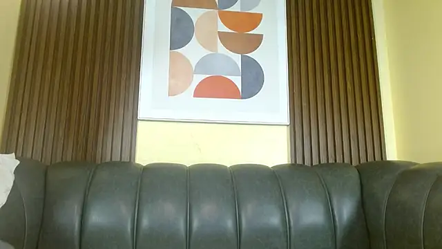 Nicole Ramires online show from 6, 11, 2025