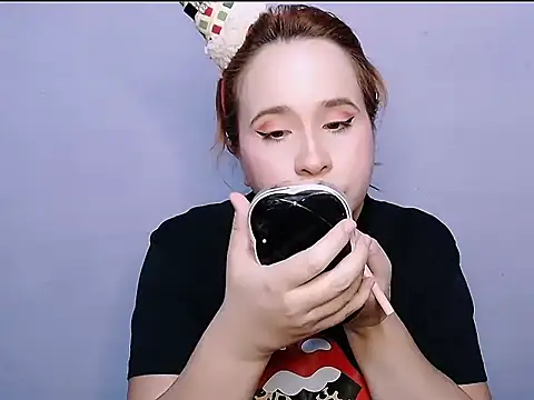 SubLayla01 online show from 9, 9, 2025