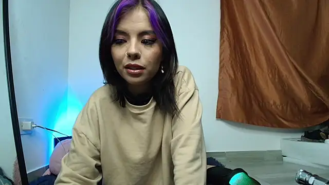 Snapshot of Alicia_Ortiiz chatting on 2, 3, 2025 Alicia Ortiiz online show from 2, 3, 2025