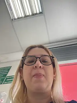 Snapshot of amooraaamoon chatting on 27, 1, 2025 amooraaamoon online show from 27, 1, 2025