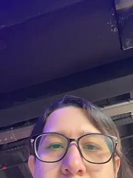 Snapshot of amooraaamoon chatting on 17, 11, 2025 amooraaamoon online show from 17, 11, 2025