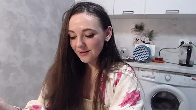 Snapshot of StacyMind chatting on 8, 2, 2025 StacyMind online show from 8, 2, 2025