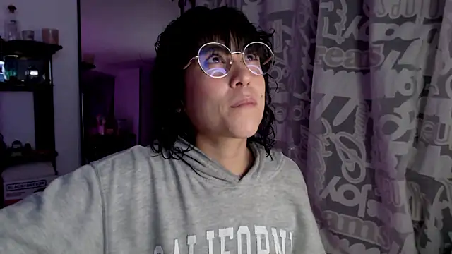 Snapshot of Hellen_dumont chatting on 4, 2, 2026 Hellen dumont online show from 4, 2, 2026