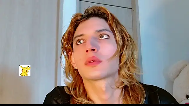 Snapshot of honey_skin chatting on 4, 3, 2025 honey skin online show from 4, 3, 2025