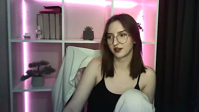 X Alisa online show from 28, 2, 2025